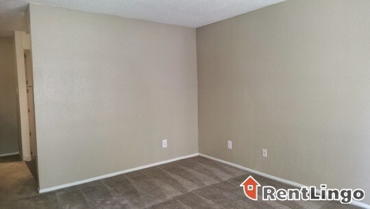 Foto principal - 15455 Ella Blvd