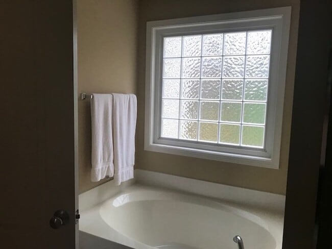 Building Photo - A lovely Vineyard Square Townhome in Chape...