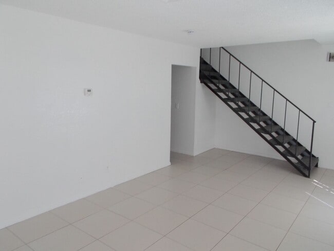 Building Photo - Charming 2-Story 3 Bedroom Townhome