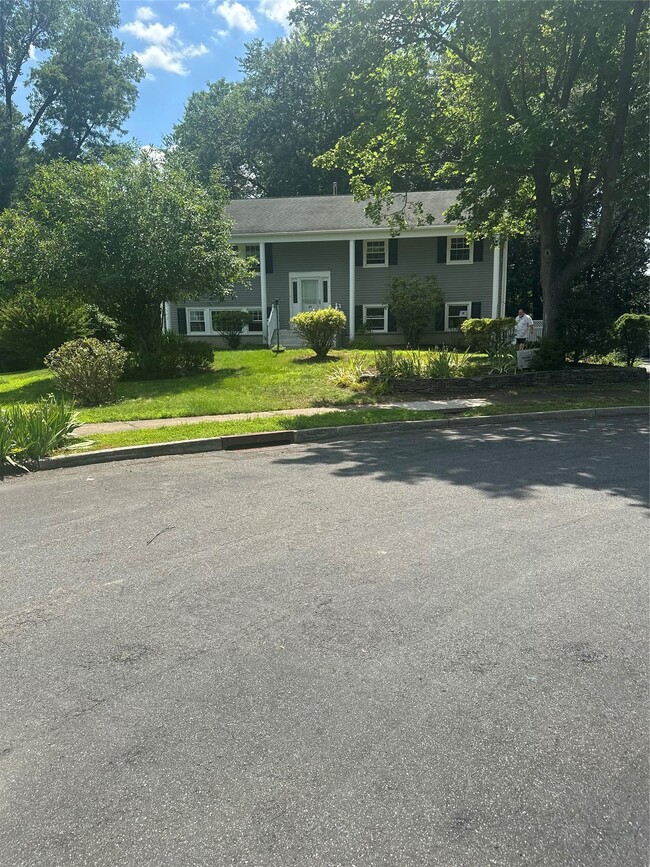 Building Photo - 63 Delo Dr