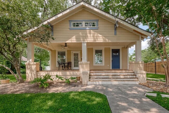 Building Photo - 122 Venice St