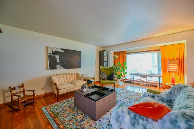 Building Photo - 50 Eden Pl