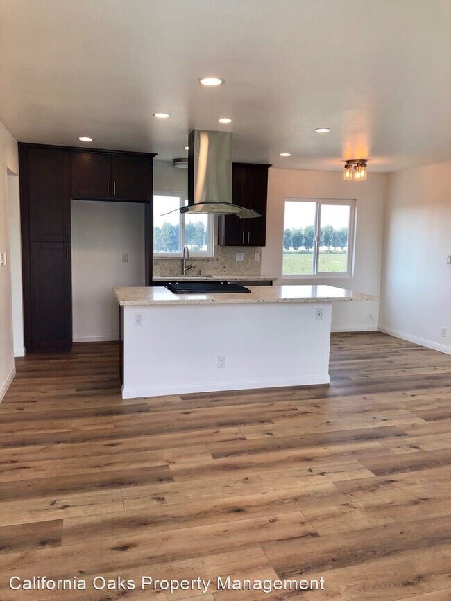 Building Photo - 3090 Channel Dr