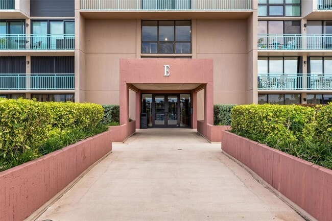 Photo - 1 Key Capri Townhome