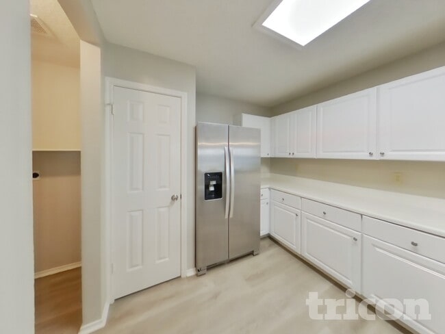 Foto del edificio - 8230 Longhorn Ridge Dr