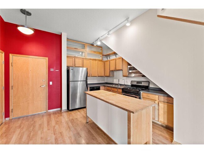 Foto del edificio - 2650 University Ave W