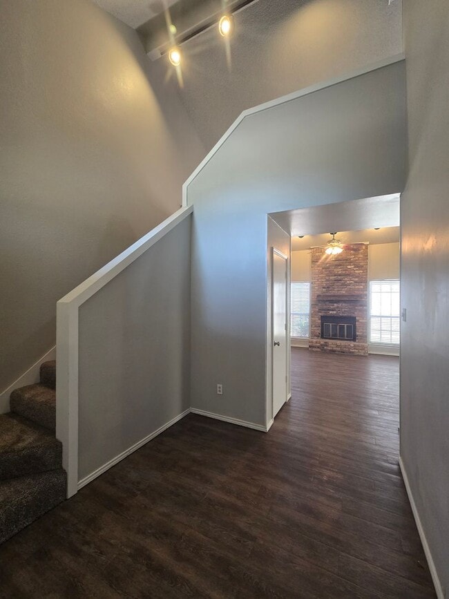 Foto del edificio - Awesome 2-Story 2/2/2 Townhouse in Southwe...