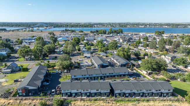 Building Photo - The Towns on Entiat