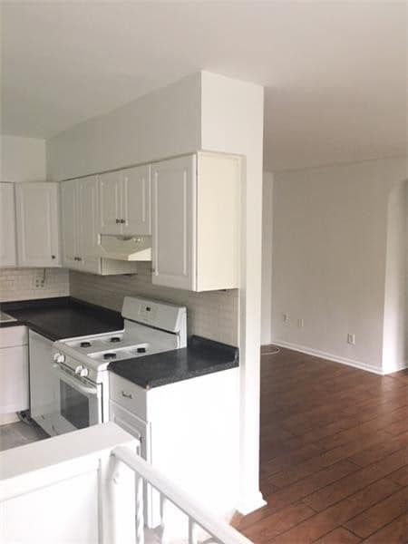 Building Photo - 56 4th Pl