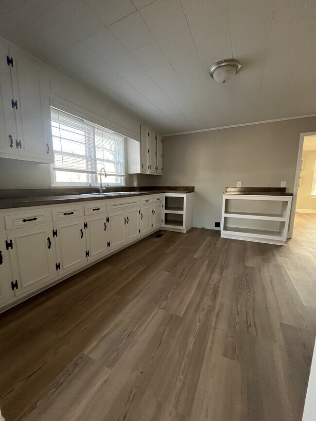 Foto del edificio - 4214 NC-182