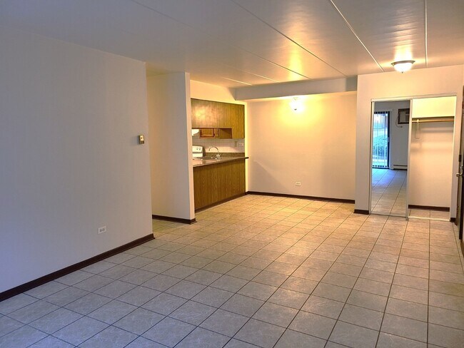 Building Photo - 9117 S Roberts Rd