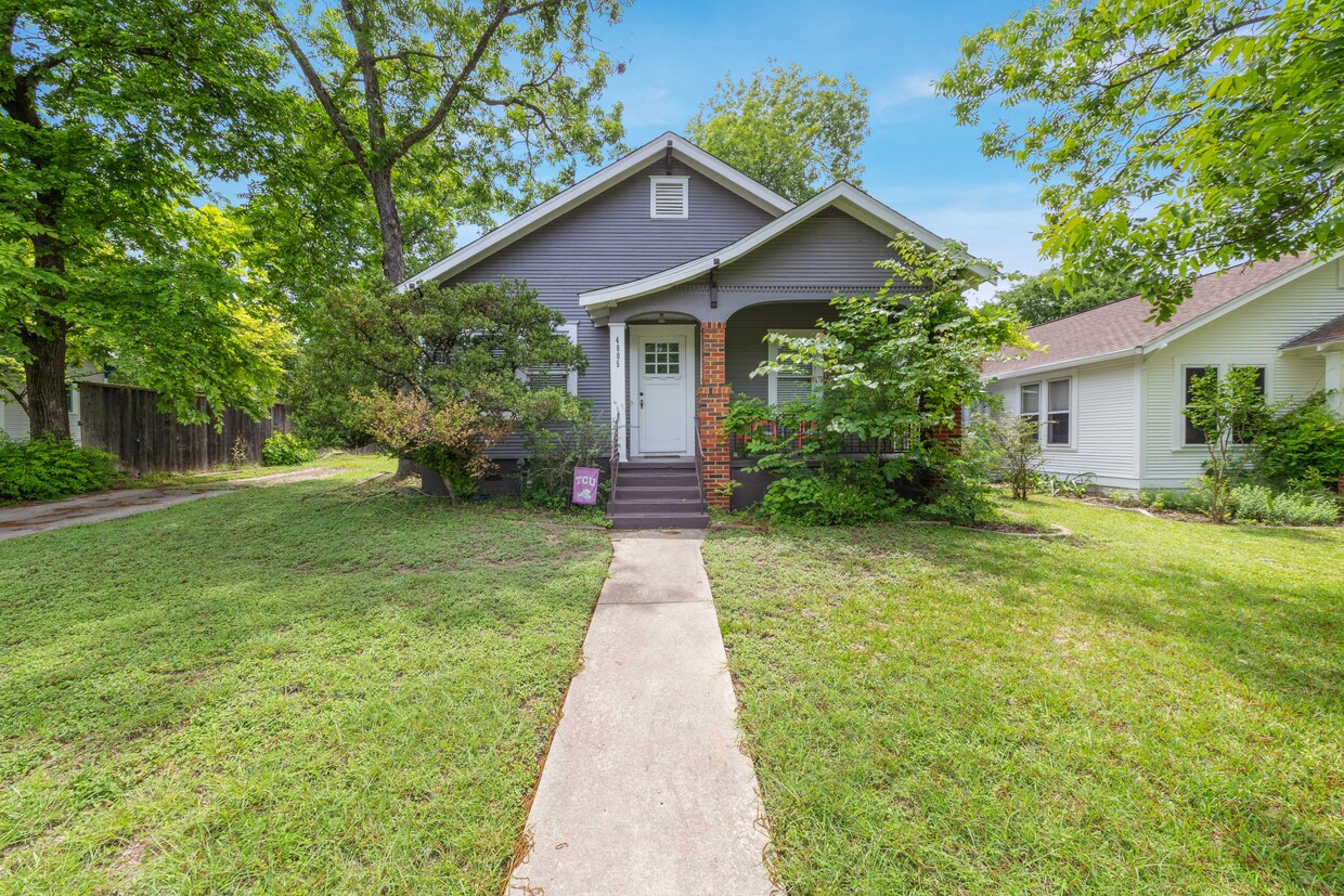 Foto principal - 4805 Avenue F