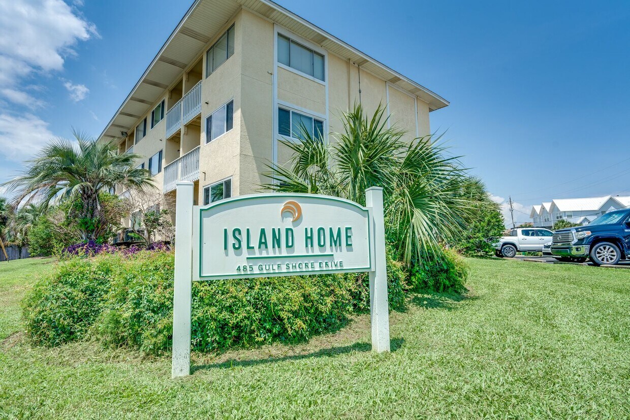 Foto principal - Walk to the Beach from this Ground Floor 1...