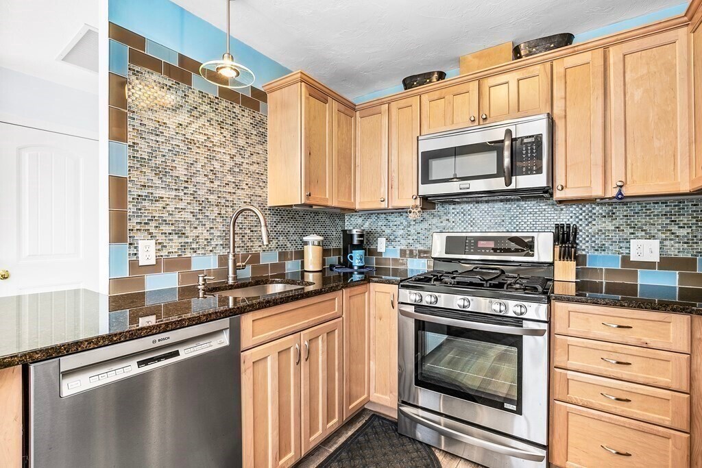 26 Massasoit Rd, Weymouth, MA 02191 Townhome Rentals in Weymouth MA