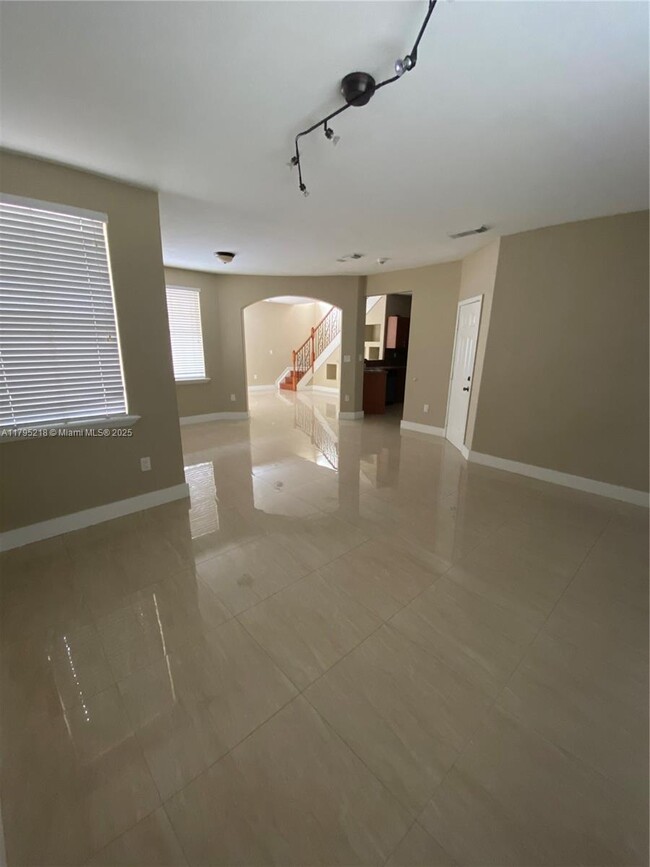 Foto del edificio - 4890 NW 108th Pl
