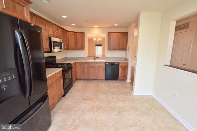 Building Photo - 7919 Blue Gray Cir