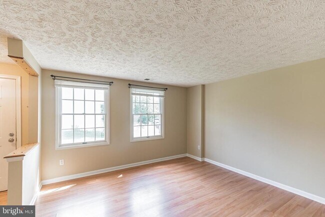 Foto del edificio - 6302 Betsy Ross Ct