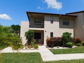 Building Photo - 9285 Vista Del Lago