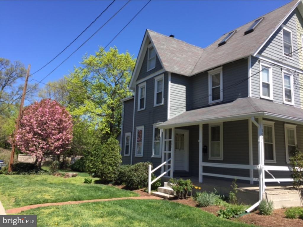 Foto principal - 301 E Linden St