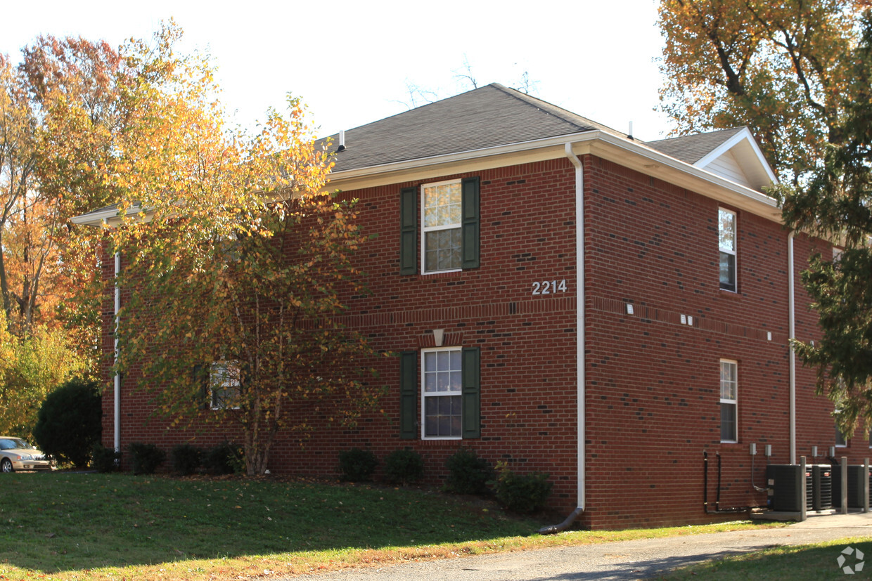 Foto del edificio - Old Bardstown Court Apartments