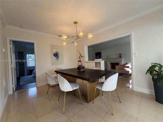 Foto del edificio - 5371 N Bay Rd