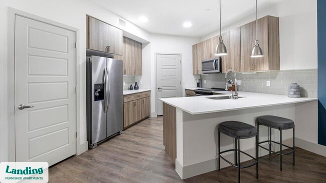 Foto del edificio - 2323 E Highland Ave