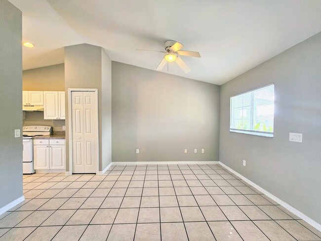 Foto del edificio - 721-723 Hightower Ave S