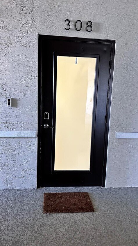 Foto principal - 8001 NW 41st St