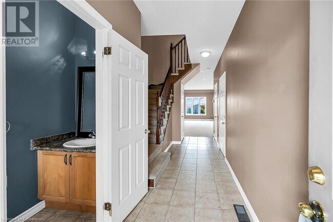 Building Photo - 301 Southbrook Dr