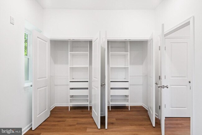 Foto del edificio - 6651 Blakemore St