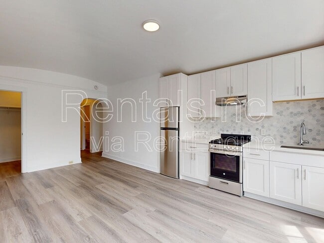 Building Photo - 1294 Grove St