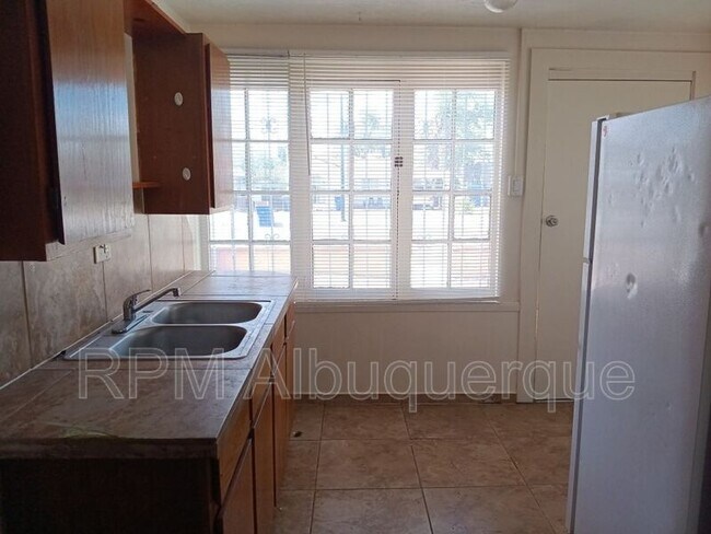 Foto del edificio - 2129 Coal Ave SE