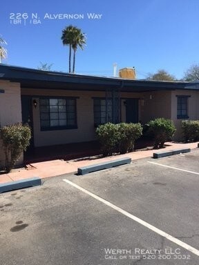 Building Photo - 1 Bedroom with large fenced yard
