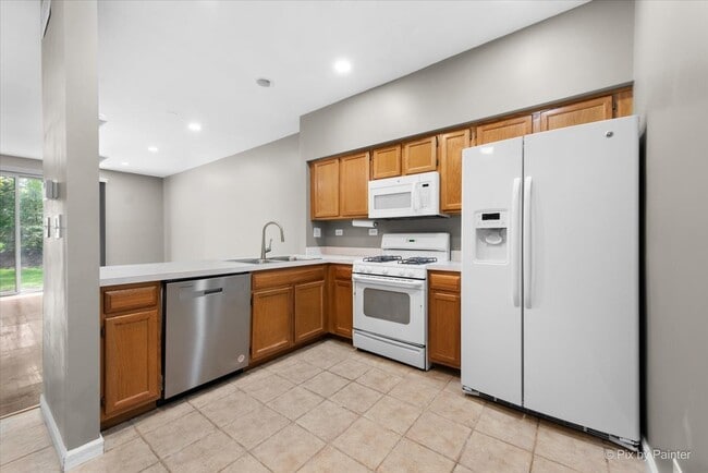 Building Photo - 2813 Odlum Dr