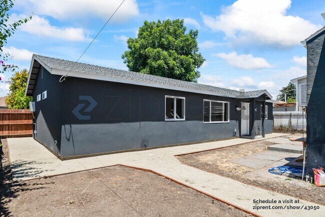 Building Photo - 1715 96th Ave