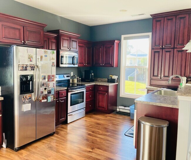 Building Photo - 37 Fathom Ln
