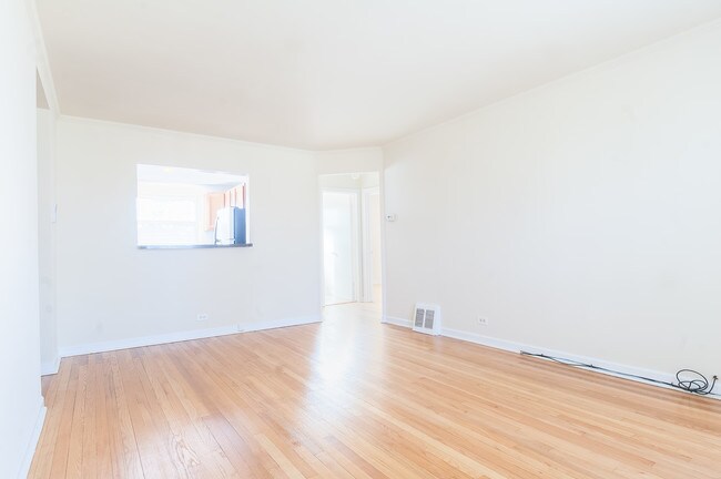 Building Photo - 4240 W Nelson St