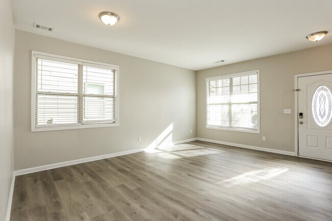 Foto del edificio - 4495 Favored Way