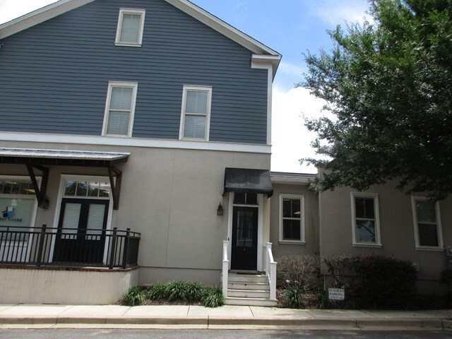 Building Photo - 105 Butterfield St