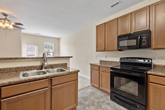 Foto del edificio - 3240 Warm Springs Ln