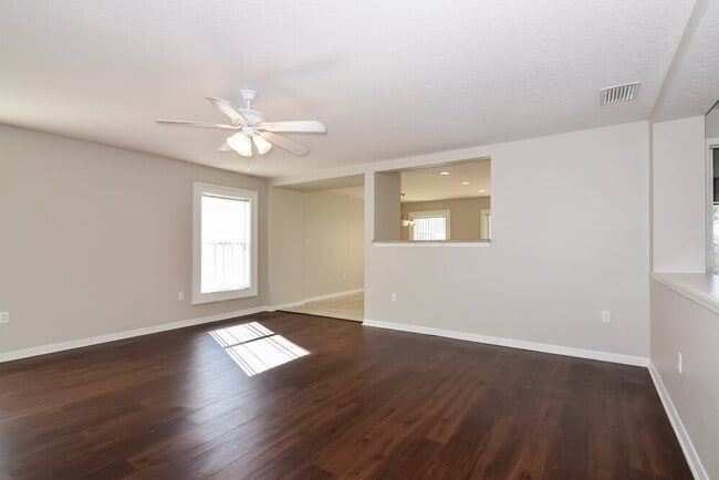 Foto del edificio - 2292 Blackwood Dr