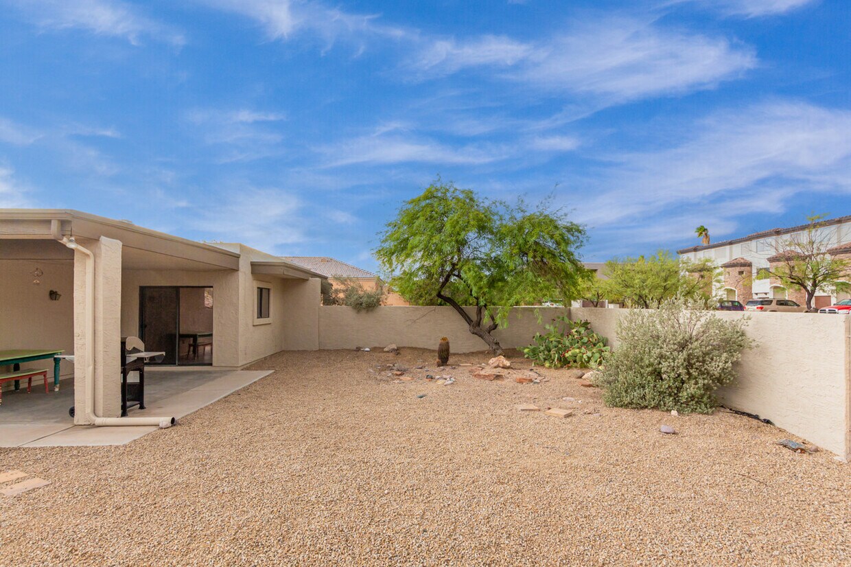 Building Photo - 17226 E Salida Dr