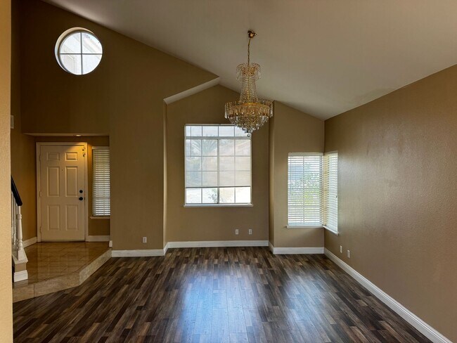 Building Photo - Desert Shores Living. Cul-De-Sac. Downstairs Bed