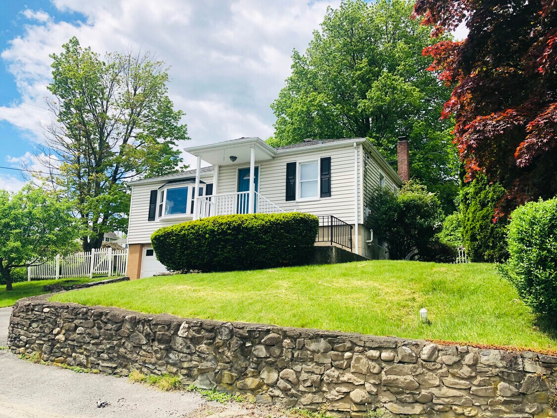 96 Orange St, Marlboro, NY 12542 House Rental in Marlboro, NY