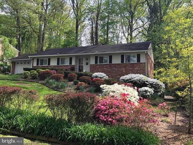 Building Photo - 6314 Waterway Dr