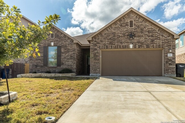 Building Photo - 682 Pond Springs