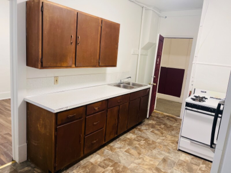 Foto principal - 921 E 4th St