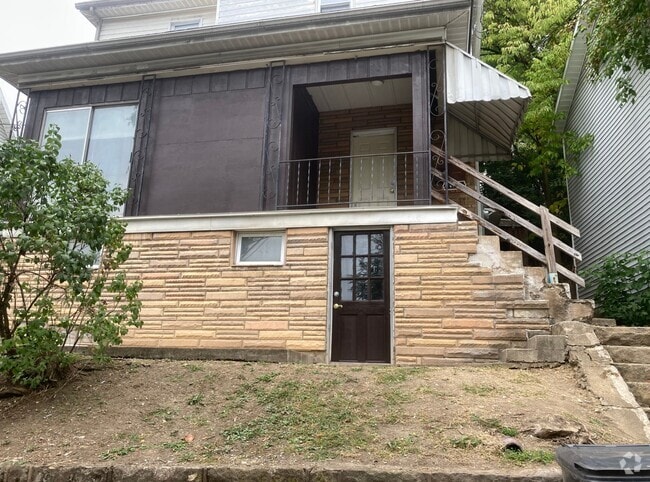 Building Photo - 413 Forest Ave