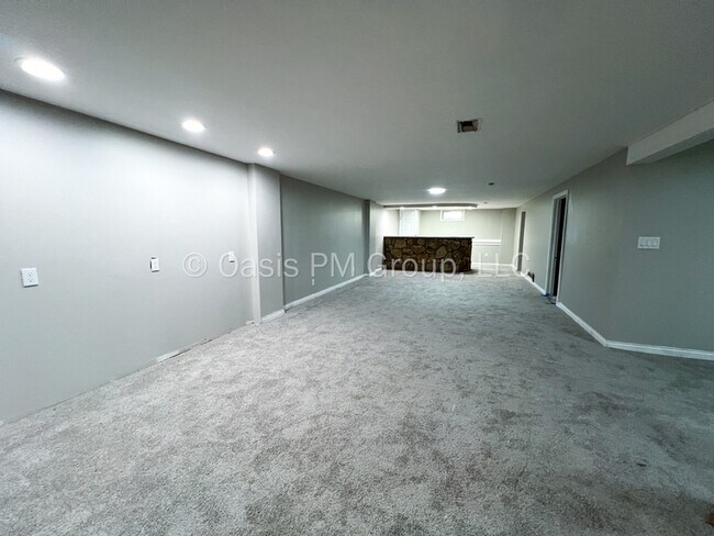 Foto del edificio - 4781 Funston Ct