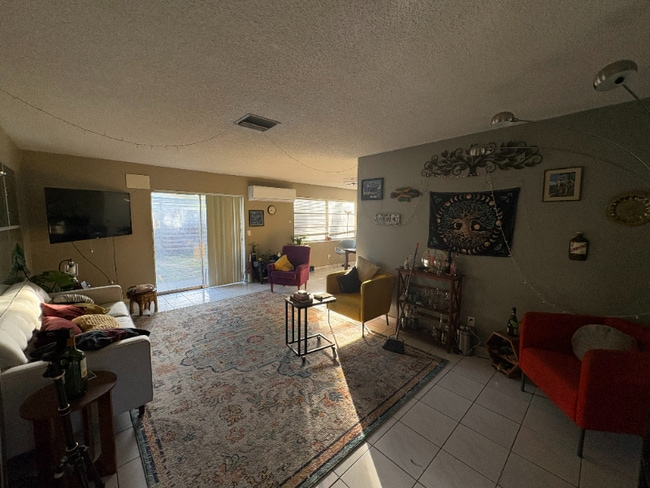 Foto del edificio - 4440 NW 15th Ave